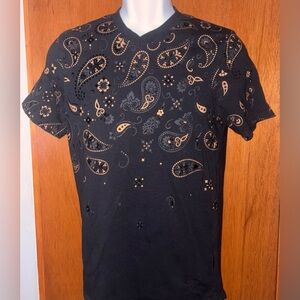 Guess Mens Black & Gold Paisley Tee Shirt Sz. S
